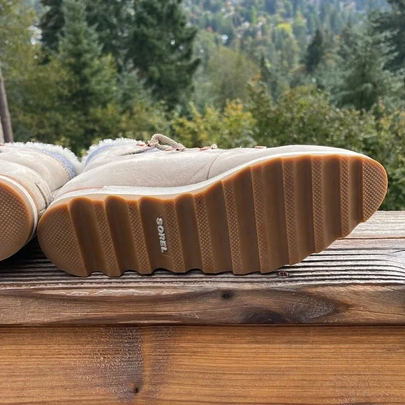 SOREL Sneakchic Alpine Suede Leather Shearling Boots Beige Gray Women’s Size 9 - Picture 8 of 15